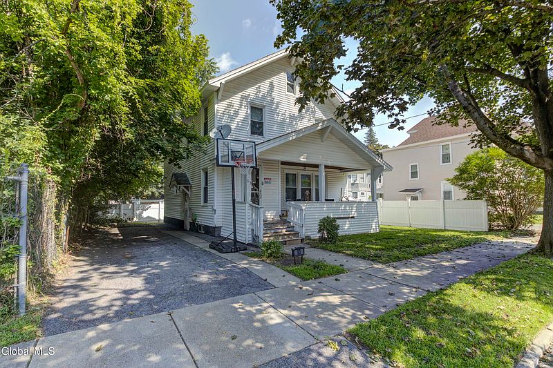 2nd image of 53 Oakland Avenue