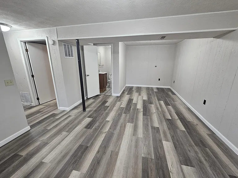 6234 S 140th Ave — Photo 15