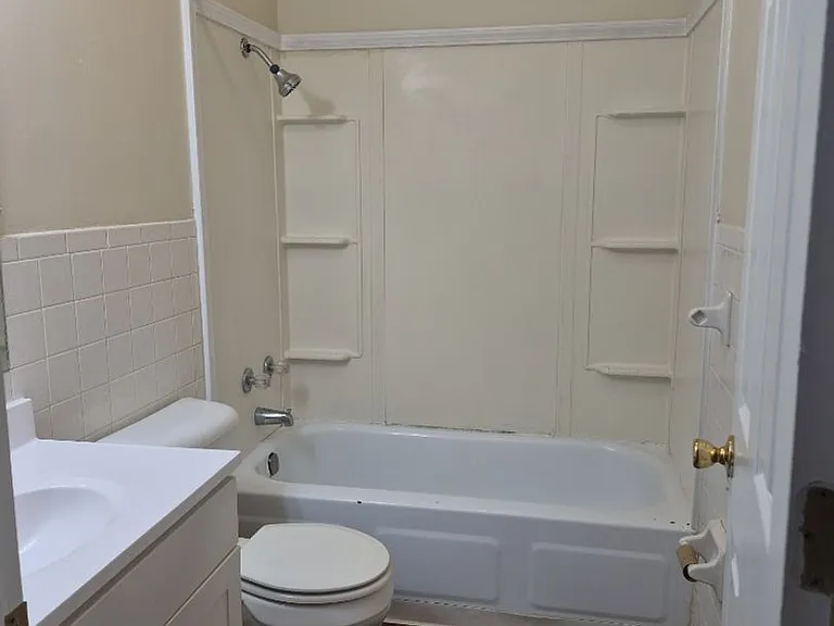 506 Hopwood St — Photo 9