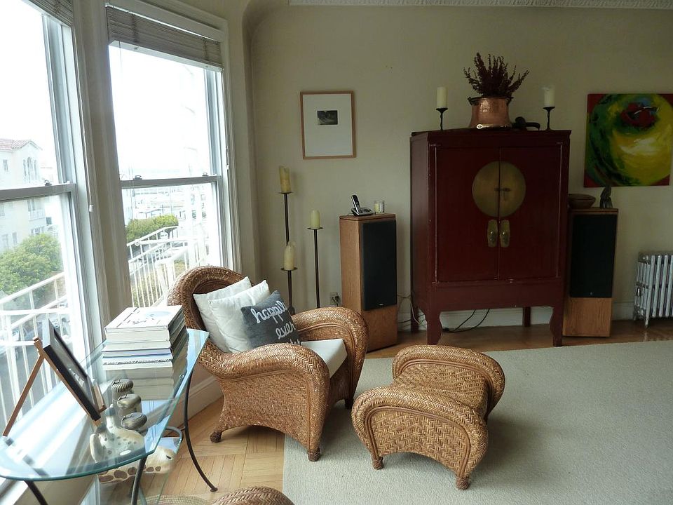 Living room with views of the bay