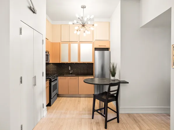 120 Greenwich Street image 3 of 5