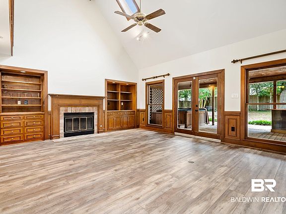 2nd image of 801 Pinemont Dr