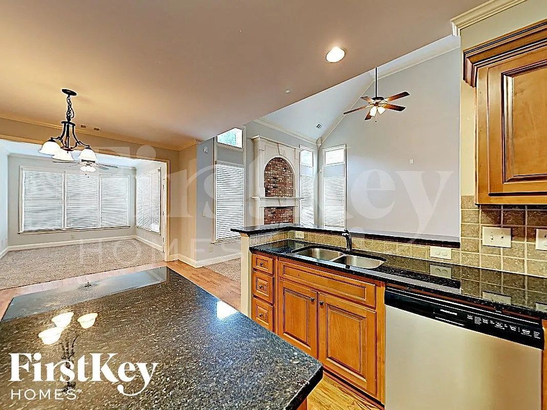 4 bed, 3.5 bath, 2846 sqft, $2,985 — Photo 4