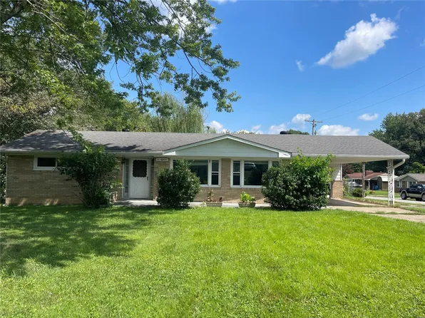 618 E Chestnut St, Scott City, MO 63780