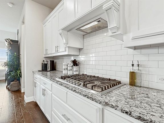 4th image of 1201 Heritage Dr