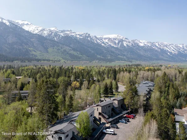 4013 W Lake Creek Dr #2024, Wilson, WY 83014