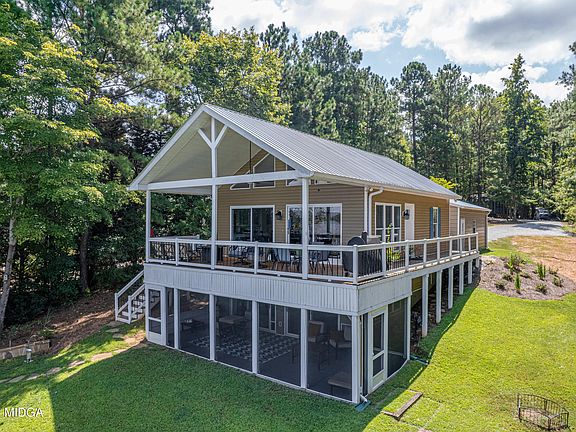 3rd image of 266 Dogwood Dr