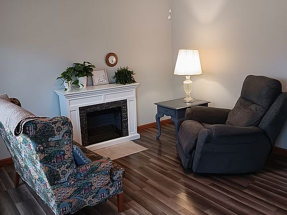 5th image of 959 Quail Dr