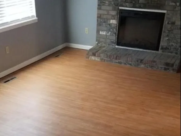 1023 Ryan Ct, Radcliff, KY 40160