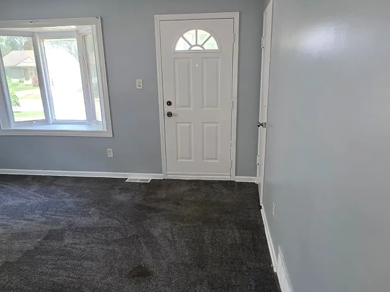 6646 Harding St — Photo 2