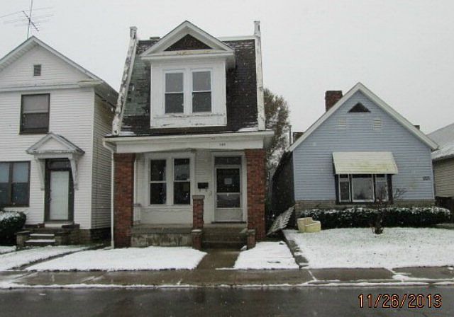 1st image of 146 E 4th St