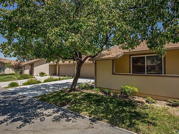 3rd image of 26106 Rainbow Glen Dr
