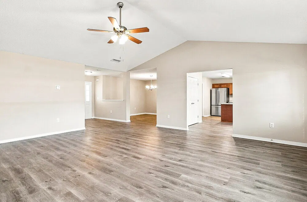 3 bed, 2.0 bath, 2043 sqft, $2,045 — Photo 4