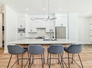 3512 W 15th St SW #3, Calgary, AB T2T4A3