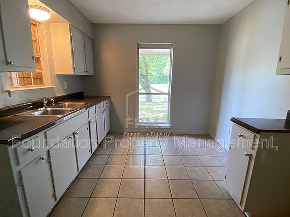 3rd image of 5043 Bowdoin Dr