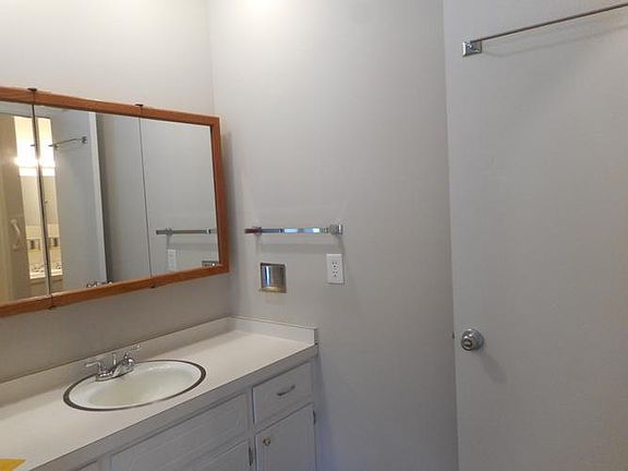 BR 1 VANITY