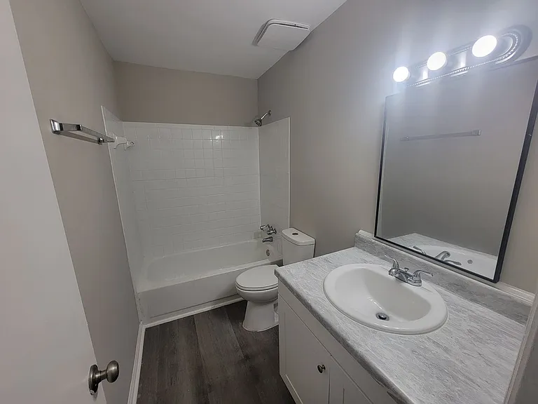 1546 Hamilton Dr #202 — Photo 8