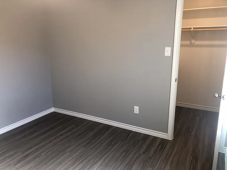 1818 Castroville Trl #B — Photo 9