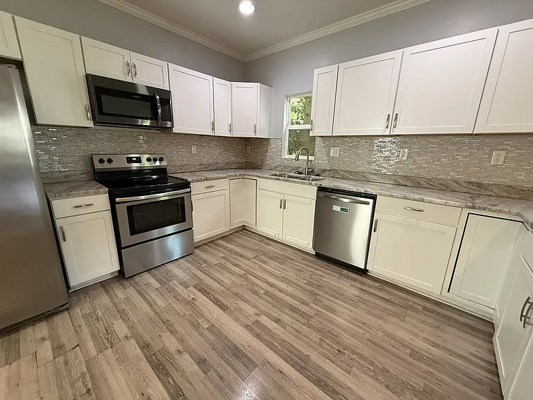 4205 Dartmouth St — Photo 16