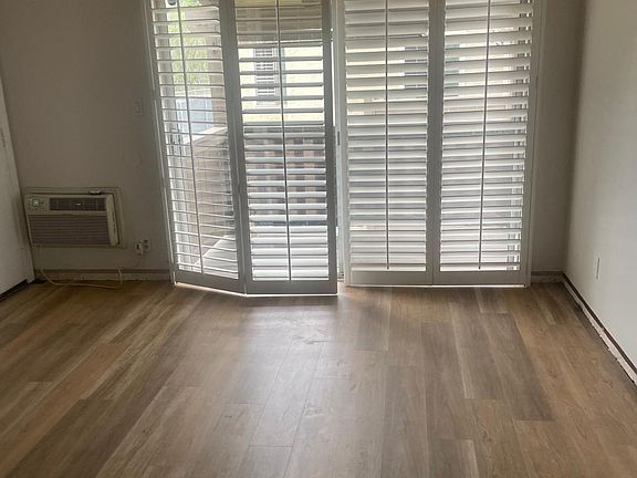 2nd image of 1345 Cabrillo Park Dr APT Q-6