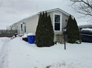 1108 Lockwood Dr, Lockport, NY