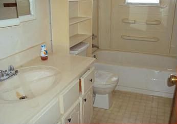 2nd image of 827 August St