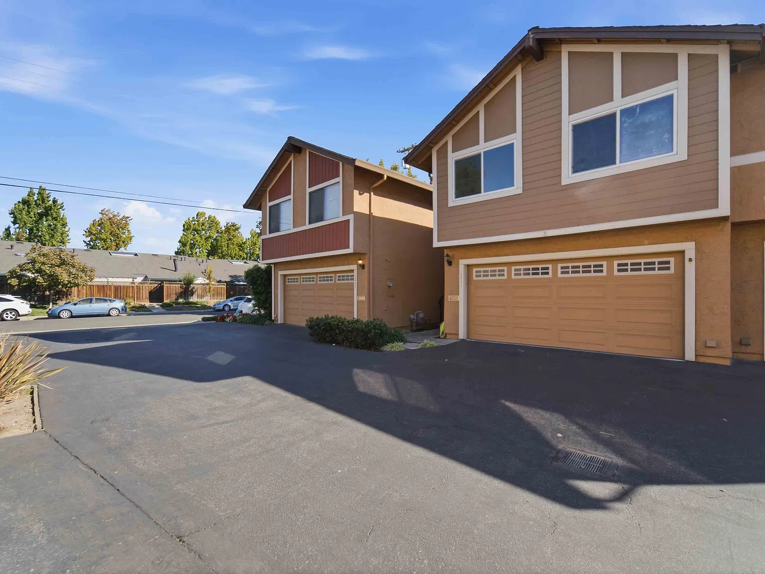 3 bed, 2.5 bath, 1674 sqft, $4,500 — Photo 2