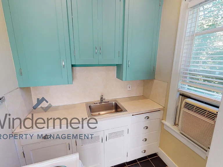336 S Palouse St — Photo 4