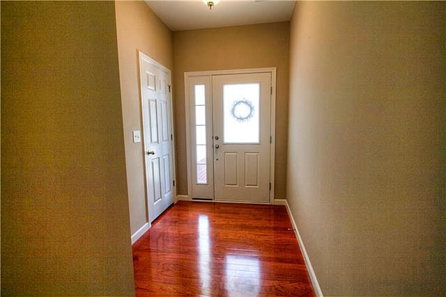 2nd image of 1841 Cottage Grove Way