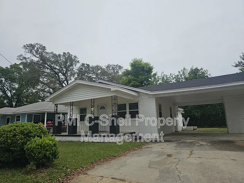 3 bed, 2.0 bath, 1310 sqft, $1,495 — Photo 2