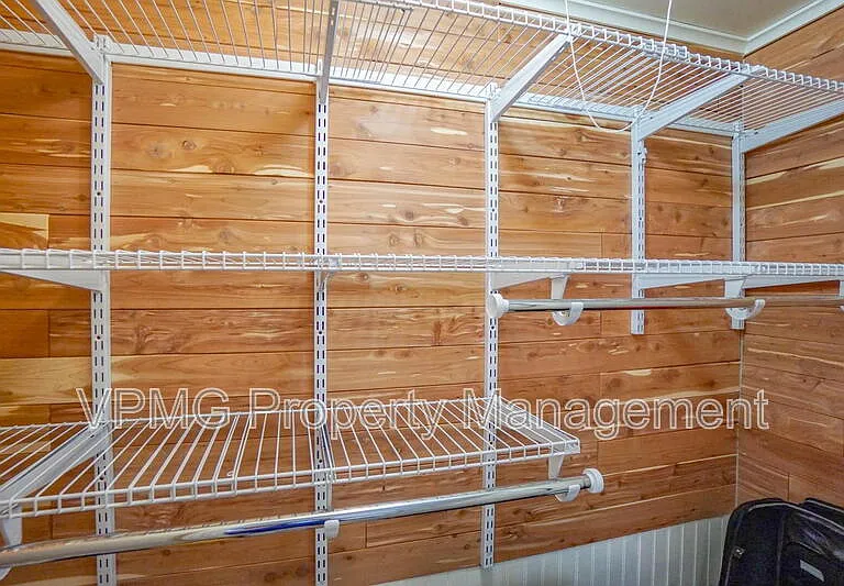 3956 Columbia Heights Rd — Photo 29