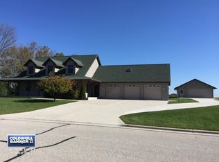 207 Chestnut Ln, Whitelaw, WI 54247