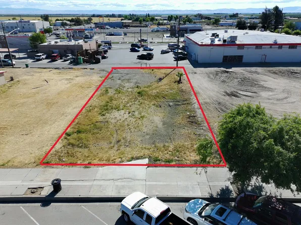 1148 O St, Firebaugh, CA 93622