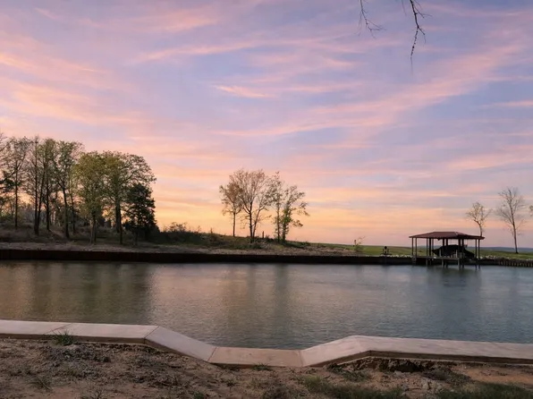 56 Shiloh Rd, Streetman, TX 75859