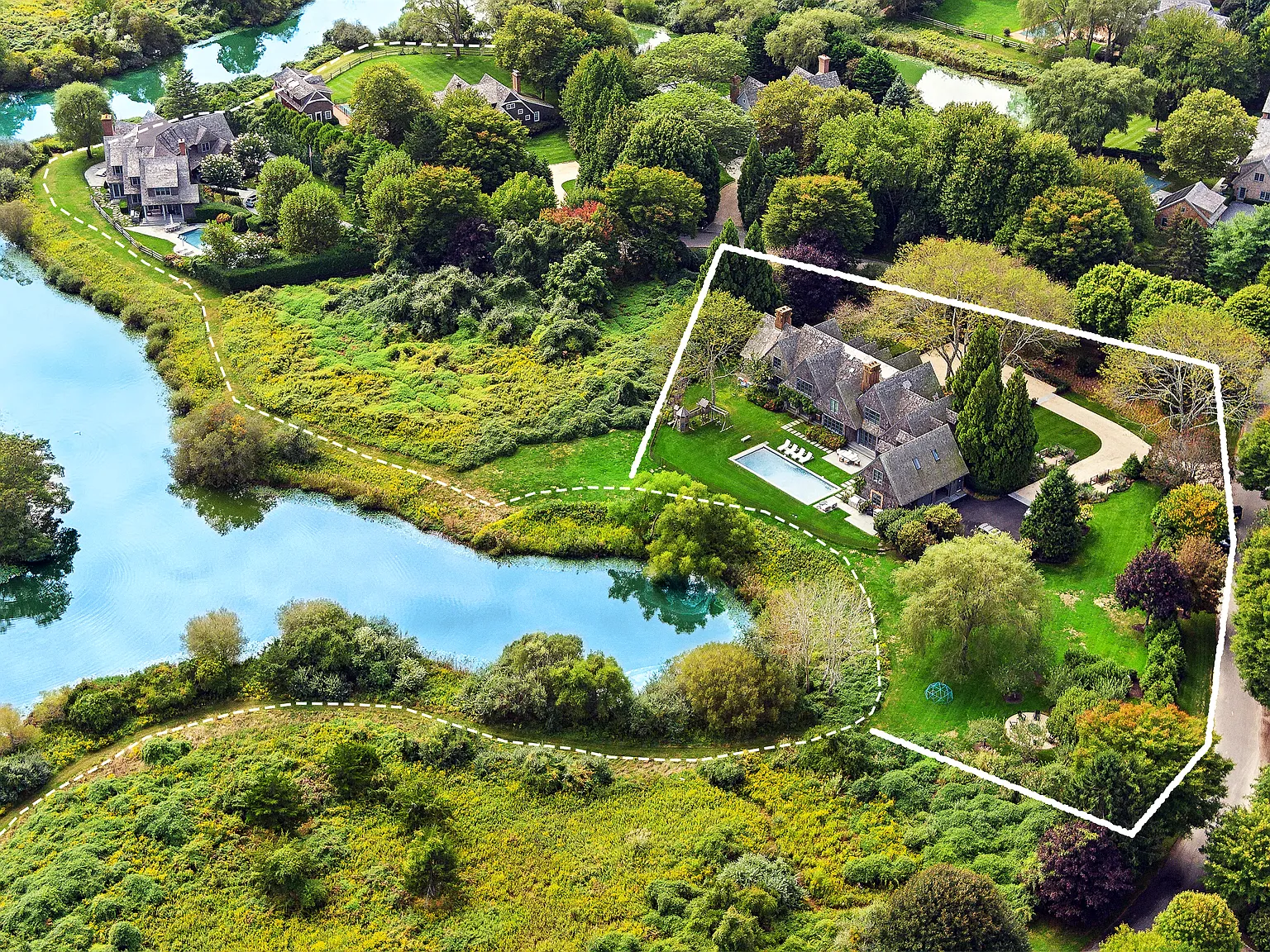 Waterfront Luxury Rental in Sagaponack South! — Photo 3