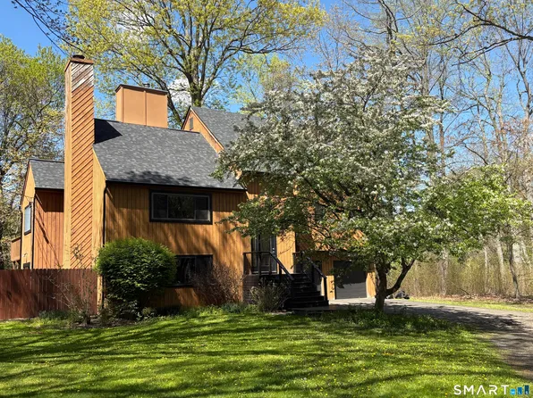 40 Morning Glory Terrace, Stratford, CT 06614
