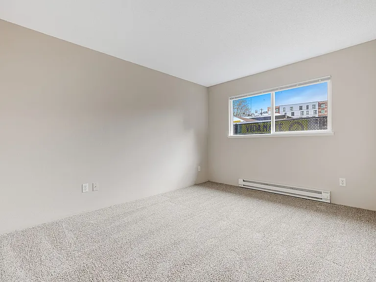 Moreland Place Apartments — Photo 31