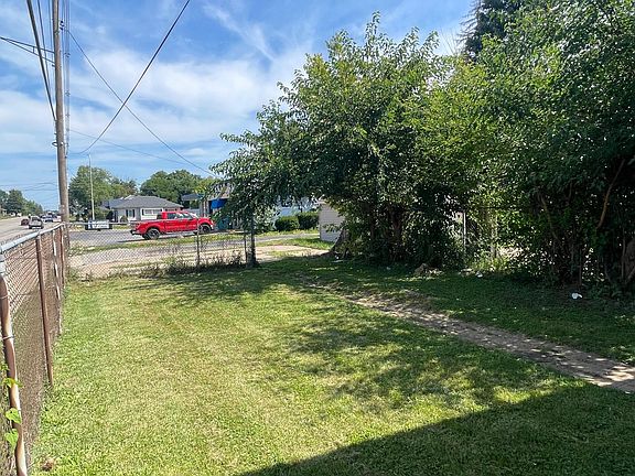 3rd image of 1227 W Virginia Ave