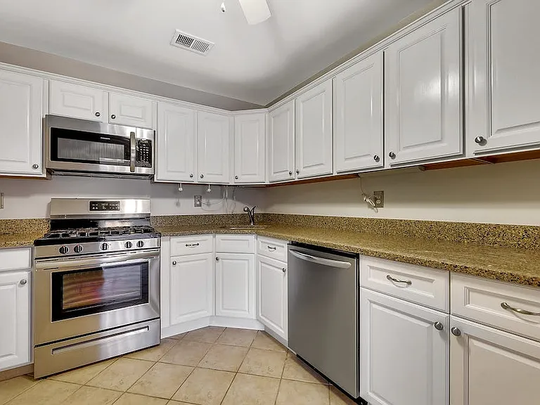1015 Cumberland Ct — Photo 14