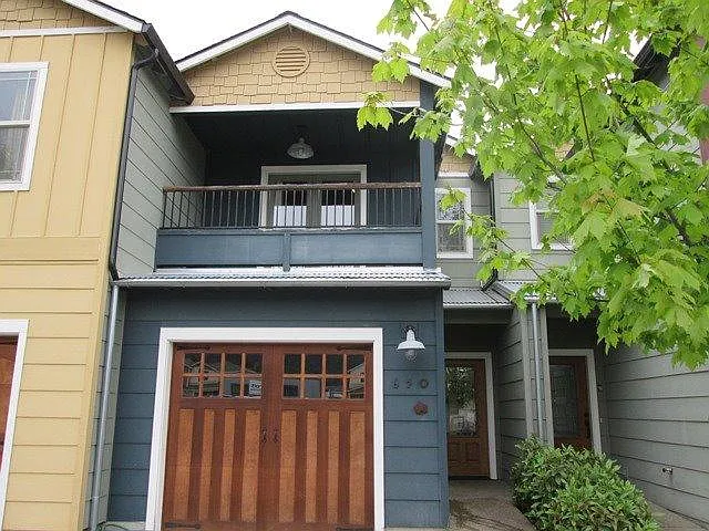 650 SE Vine Maple Ln photo 1