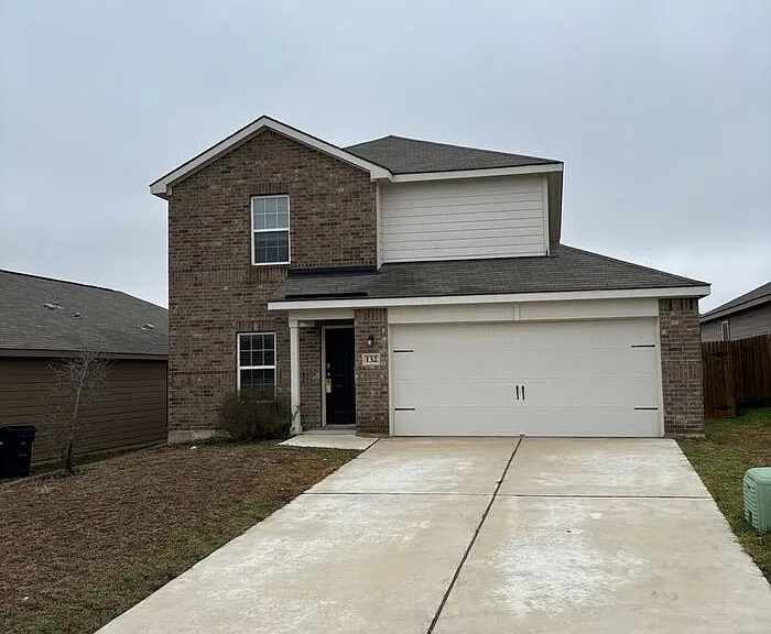 132 Stratton Ln — Photo 1