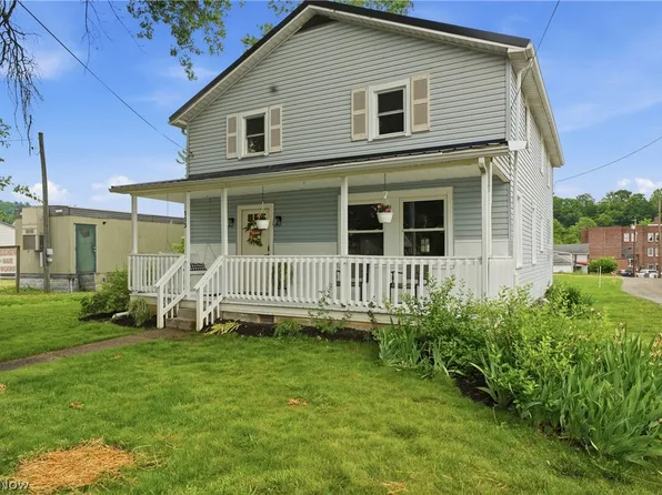 113 Washington St, Elizabeth, WV 26143