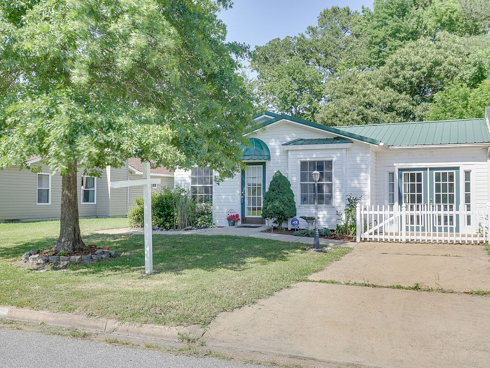 1st image of 1416 Goldfinch Ln