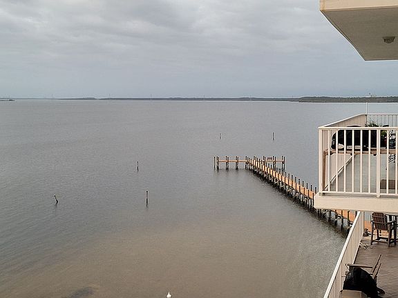 3rd image of 1600 Marina Bay Dr Unit 503