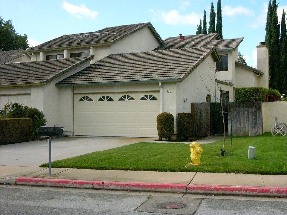 1st image of 949 Courtland Ct