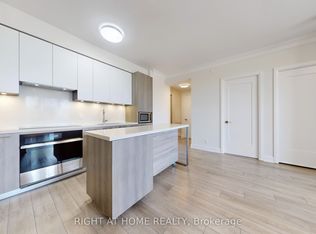 38 Water Walk Dr #807, Markham, ON L3R6M8