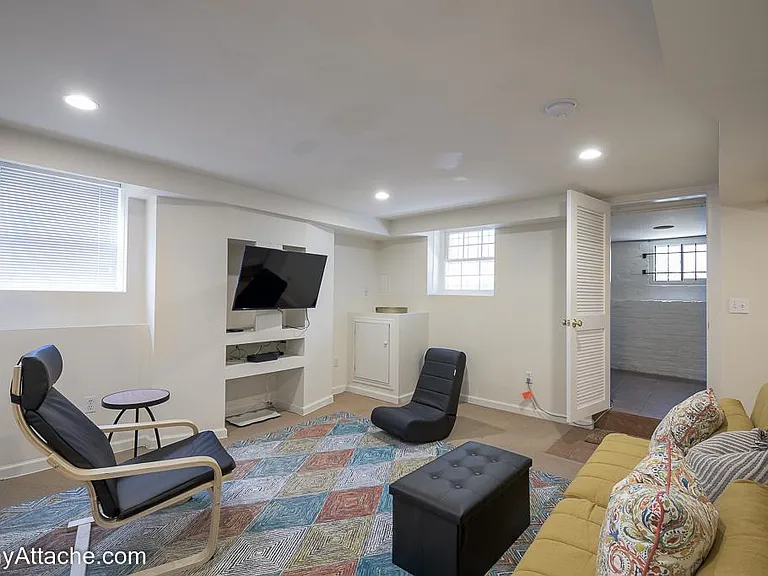 1400 29th St NW — Photo 4
