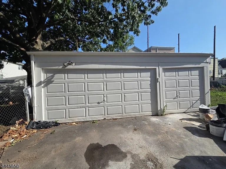 323 William St #1 — Photo 13