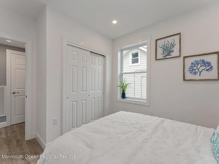 530 E Point Pleasant Ave — Photo 8