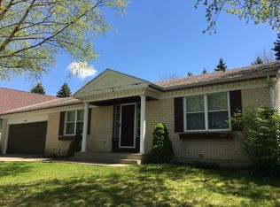 4623 Front Royal Dr, McHenry, IL 60050